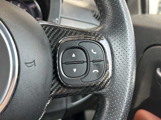 アバルト ５９５ コンペティツィオーネ 静岡県 2017(平29)年 3.9万km ガンＭ 純正オーディオ/・AM/・FM/主要装備/・コーナーセンサー/・オートエアコン/・前後ドラレコ/・社外フロアマット/・キセノンヘッドライト/・カーテンエアバック