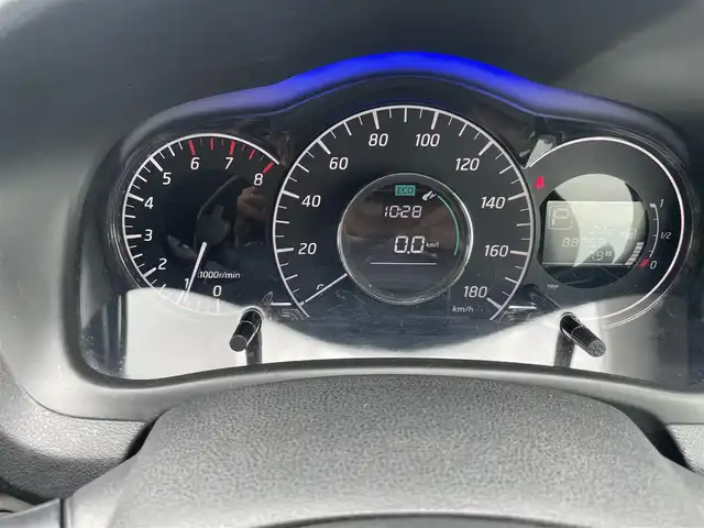 日産 ノート X DIG－S 熊本県 2016(平28)年 8.9万km ブリリアントホワイトパール 社外メモリナビ/・AM/FM/CD/DVD/SD/iPod/・Bluetooth/・フルセグTV/・バックカメラ/横滑り防止装置/路外逸脱防止支援システム/エマージェンシーブレーキ/ETC/プッシュスタート/スマートキー/ウィンカーミラー/電動格納ミラー/ドアバイザー/ウィンドウロック/ハンズフリーマイク/ヘッドライトレベライザー/ハロゲンヘッドライト/アイドリングストップ