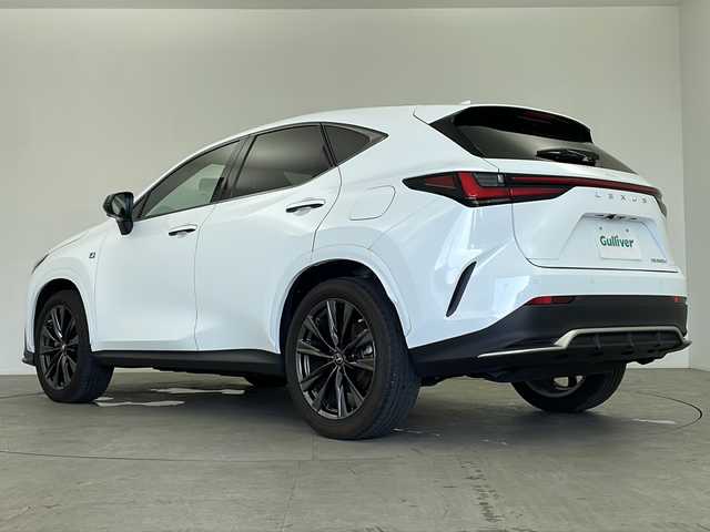 レクサス ＮＸ 350h Fスポーツ 鹿児島県 2022(令4)年 3.1万km ホワイトノーヴァガラスフレーク サンルーフ　/純正ディスプレイオーディオ/（フルセグ/Bluetooth）/パノラミックビューモニター　/レーダークルーズコントロール　/ブラインドスポットモニター　/パドルシフト　/シートヒーター　/パワーシート　/ヘッドアップディスプレイ/ビルドインＥＴＣ2.0/シートベンチレーション/電動リアゲート/オートホールド/電動パーキングブレーキ/プリクラッシュセーフティ/レーンキープアシスト/プッシュスタートボタン/スペアキー２本/保証書