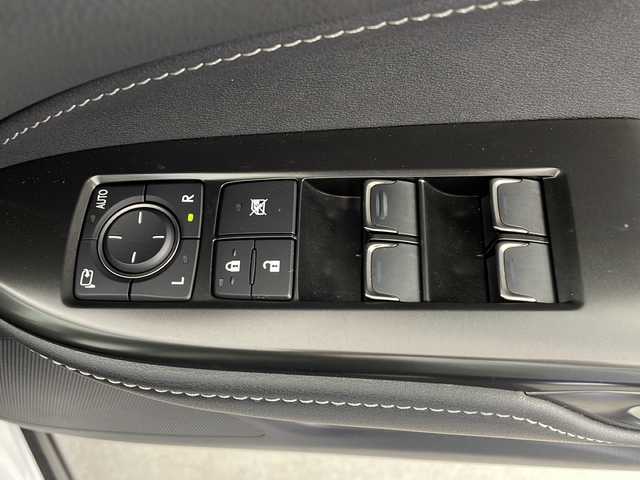 レクサス ＮＸ 350h Fスポーツ 鹿児島県 2022(令4)年 3.1万km ホワイトノーヴァガラスフレーク サンルーフ　/純正ディスプレイオーディオ/（フルセグ/Bluetooth）/パノラミックビューモニター　/レーダークルーズコントロール　/ブラインドスポットモニター　/パドルシフト　/シートヒーター　/パワーシート　/ヘッドアップディスプレイ/ビルドインＥＴＣ2.0/シートベンチレーション/電動リアゲート/オートホールド/電動パーキングブレーキ/プリクラッシュセーフティ/レーンキープアシスト/プッシュスタートボタン/スペアキー２本/保証書