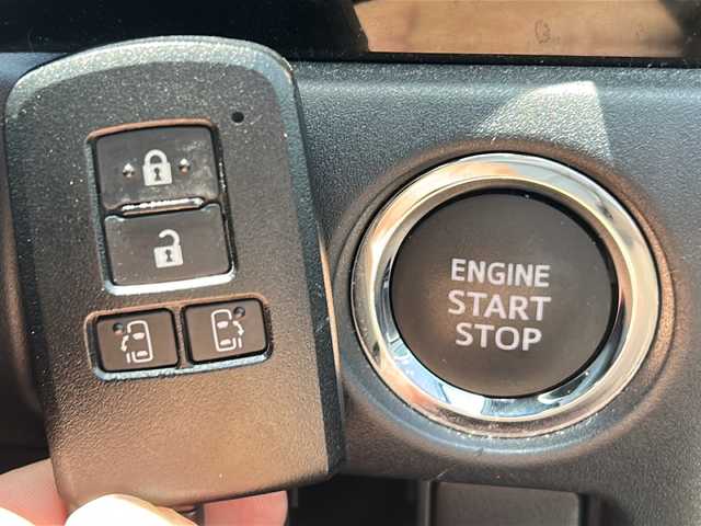 トヨタ ヴォクシー ZS 煌Ⅲ 鹿児島県 2021(令3)年 5.2万km ブラック トヨタセーフティセンス/-衝突被害軽減ブレーキ/-先行車発信告知機能/フリップダウンモニター/純正SDナビ　NXZT-Y68T/（CDDVD/フルセグテレビ/Bluetooth）/バックカメラ/両側パワースライドドア/クルーズコントロール/LEDヘッドライト・フォグ/オートライト/ハーフレザーシート/三列シート/純正16インチアルミホイール/アイドリングストップ/リアオートエアコン/スマートキー/ビルトインETC