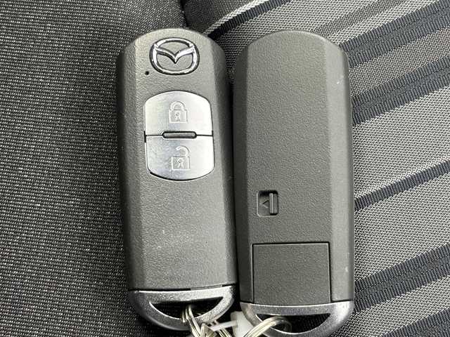 マツダ マツダ２ 15S スマートエディション 福井県 2021(令3)年 1.5万km ソニックシルバーM 純正マツダコネクトナビ/CD/DVD/フルセグTV/Bluetooth/USB/AM/FM/360度ビューモニター/衝突軽減ブレーキ/レーンキープアシスト/LED/オートライト /ETC/プッシュスタート /スペアキー/純正フロアマット/純正１５インチアルミ