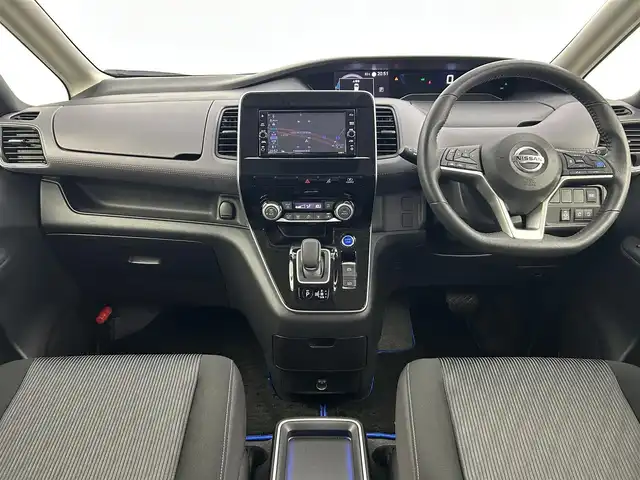 日産 セレナ e－パワー ハイウェイスター V 千葉県 2021(令3)年 2.4万km ダークメタルグレー プロパイロット/全方位運転支援システム/・インテリジェントエマージェンシーブレーキ/・標識検知機能/・踏み間違い衝突防止アシスト/・車線逸脱防止支援システム/・車線逸脱警報/・後側方衝突防止支援システム/・後側方車両検知警報/・後退時車両検知警報/純正メモリーナビ/・Bluetooth接続/・フルセグTV/・CD/DVD再生/・全方位カメラ/純正フリップダウンモニター/両側パワースライドドア/スマートキー/LEDヘッドライト/前後コーナーセンサー