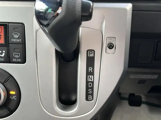 ダイハツ ウェイク X SA 京都府 2015(平27)年 4万km ブラックマイカメタリック 〇Bluetooth/〇スマートキー/〇片側パワスラ/〇純正LED/〇オートライト/〇ETC/〇社外SDナビ