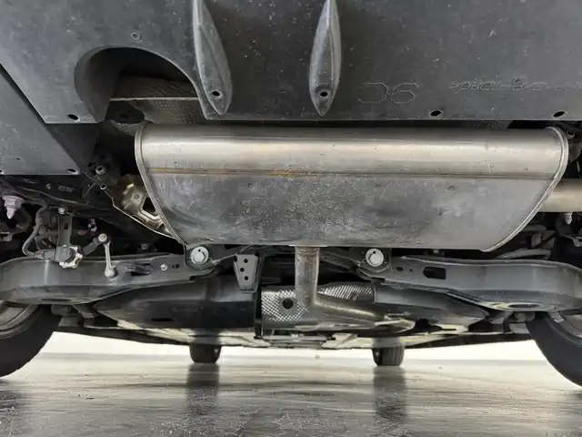 トヨタ プリウス A ツーリングセレクション 三重県 2019(令1)年 2.4万km アティチュードブラックマイカ ハイブリッド/FF/インパネCVT/純正 9インチナビ NSZT-Y68T/（AM/FM/CD/DVD/SD/SDREC/Bluetooth/TV）/バックガイドモニター/モデリスタエアロ（F/S/R下）/ドライブレコーダー 前方/ビルトイン ETC2.0/Toyota Safety Sense/・プリクラッシュセーフティ/・レーンディパーチャーアラート（ハンドル支援あり）/・レーダークルコン/・オートハイビーム/・インテリジェントクリアランスソナー［パーキングサポートブレーキ（静止物）］/・【OP】リヤクロストラフィックアラート/・シンプルインテリジェントパーキングアシスト/など/装備/・合皮シート（ブラック）/・シートヒーター（D/N）/・パワーシート（D8way、ランバーサポート付）/・AC100Vアクセサリーコンセント（1500W）/・オートライト/・LED ヘッドランプ＆フロントフォグランプ/・【OP】ナビレディセット（バックカメラ、ステアリングスイッチ）/・オートエアコン/・純正15inAW（ホイールカバー付）/・プッシュスタート/・スマートキーx2/・ウインカー付電動格納ドアミラー/・保/取/ナビ取/など