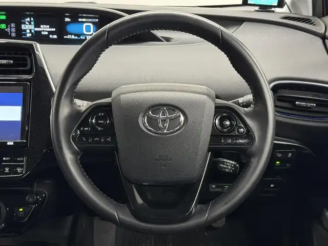 トヨタ プリウス A ツーリングセレクション 三重県 2019(令1)年 2.4万km アティチュードブラックマイカ ハイブリッド/FF/インパネCVT/純正 9インチナビ NSZT-Y68T/（AM/FM/CD/DVD/SD/SDREC/Bluetooth/TV）/バックガイドモニター/モデリスタエアロ（F/S/R下）/ドライブレコーダー 前方/ビルトイン ETC2.0/Toyota Safety Sense/・プリクラッシュセーフティ/・レーンディパーチャーアラート（ハンドル支援あり）/・レーダークルコン/・オートハイビーム/・インテリジェントクリアランスソナー［パーキングサポートブレーキ（静止物）］/・【OP】リヤクロストラフィックアラート/・シンプルインテリジェントパーキングアシスト/など/装備/・合皮シート（ブラック）/・シートヒーター（D/N）/・パワーシート（D8way、ランバーサポート付）/・AC100Vアクセサリーコンセント（1500W）/・オートライト/・LED ヘッドランプ＆フロントフォグランプ/・【OP】ナビレディセット（バックカメラ、ステアリングスイッチ）/・オートエアコン/・純正15inAW（ホイールカバー付）/・プッシュスタート/・スマートキーx2/・ウインカー付電動格納ドアミラー/・保/取/ナビ取/など