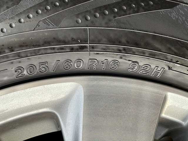 ホンダ ステップワゴン スパーダ Z 青森県 2012(平24)年 9.7万km ホワイトオーキッドパール 4WD/社外ディスプレイオーディオ/CD・DVD・Bluetooth/社外フリップダウンモニター/両側パワースライドドア/パドルシフト/ビルトインETC/スマートキー/HIDヘッドライト/オートライト/フォグランプ/アクティブコーナリングライト/純正16インチアルミ