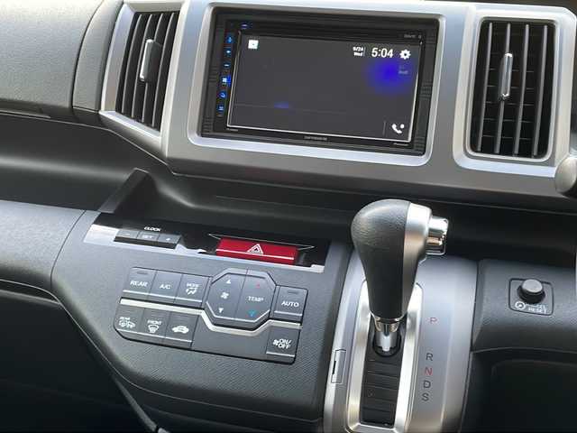ホンダ ステップワゴン スパーダ Z 青森県 2012(平24)年 9.7万km ホワイトオーキッドパール 4WD/社外ディスプレイオーディオ/CD・DVD・Bluetooth/社外フリップダウンモニター/両側パワースライドドア/パドルシフト/ビルトインETC/スマートキー/HIDヘッドライト/オートライト/フォグランプ/アクティブコーナリングライト/純正16インチアルミ
