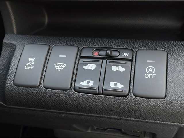 ホンダ ステップワゴン スパーダ Z 青森県 2012(平24)年 9.7万km ホワイトオーキッドパール 4WD/社外ディスプレイオーディオ/CD・DVD・Bluetooth/社外フリップダウンモニター/両側パワースライドドア/パドルシフト/ビルトインETC/スマートキー/HIDヘッドライト/オートライト/フォグランプ/アクティブコーナリングライト/純正16インチアルミ