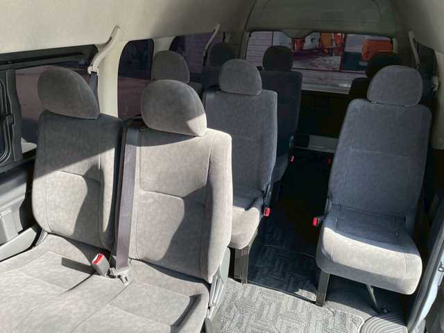 トヨタ ハイエース グランドキャビン 宮崎県 2015(平27)年 2.8万km ホワイトパールクリスタルシャイン アルパインフリップダウンモニター/モデリスタフロントスポイラー/ローダウン　/オーバーフェンダー　/カロッツェリアＳＤナビ（CD・DVD・Bluetooth・フルセグTV）/ＥＴＣ　/前方ドラレコ　/バックカメラ　/ドアバイザー　/フロアマット