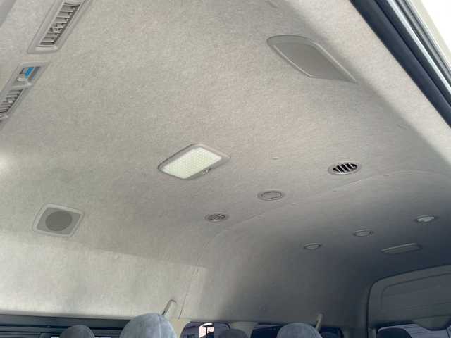 トヨタ ハイエース グランドキャビン 宮崎県 2015(平27)年 2.8万km ホワイトパールクリスタルシャイン アルパインフリップダウンモニター/モデリスタフロントスポイラー/ローダウン　/オーバーフェンダー　/カロッツェリアＳＤナビ（CD・DVD・Bluetooth・フルセグTV）/ＥＴＣ　/前方ドラレコ　/バックカメラ　/ドアバイザー　/フロアマット