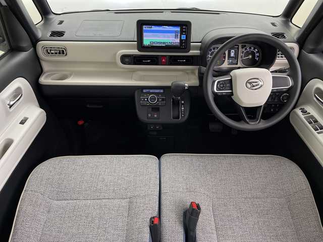 ダイハツ ムーヴ キャンバス ストライプス G 鹿児島県 2025(令7)年 0.2万km シャイニングホワイトパール/ファイアークォーツレッドメタリック 純正ナビ/（CD/DVD/BT/フルセグTV）/衝突被害軽減ブレーキ/シートヒーター/レーンキープアシスト/両側パワースライドドア/スマートアシスト/バックカメラ/フロアマット/クルーズコントロール/アイドリングストップ/LEDヘッドライト/オートハイビーム/前後コーナーセンサー