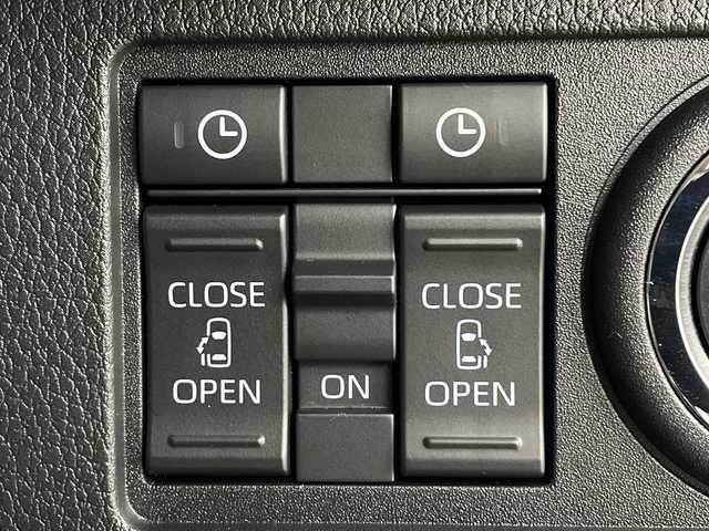 ダイハツ ムーヴ キャンバス ストライプス G 鹿児島県 2025(令7)年 0.2万km シャイニングホワイトパール/ファイアークォーツレッドメタリック 純正ナビ/（CD/DVD/BT/フルセグTV）/衝突被害軽減ブレーキ/シートヒーター/レーンキープアシスト/両側パワースライドドア/スマートアシスト/バックカメラ/フロアマット/クルーズコントロール/アイドリングストップ/LEDヘッドライト/オートハイビーム/前後コーナーセンサー