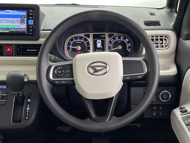 ダイハツ ムーヴ キャンバス ストライプス G 鹿児島県 2025(令7)年 0.2万km シャイニングホワイトパール/ファイアークォーツレッドメタリック 純正ナビ/（CD/DVD/BT/フルセグTV）/衝突被害軽減ブレーキ/シートヒーター/レーンキープアシスト/両側パワースライドドア/スマートアシスト/バックカメラ/フロアマット/クルーズコントロール/アイドリングストップ/LEDヘッドライト/オートハイビーム/前後コーナーセンサー