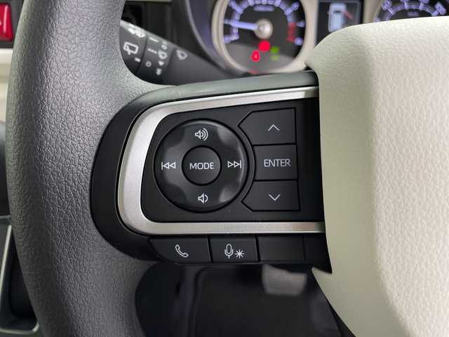 ダイハツ ムーヴ キャンバス ストライプス G 鹿児島県 2025(令7)年 0.2万km シャイニングホワイトパール/ファイアークォーツレッドメタリック 純正ナビ/（CD/DVD/BT/フルセグTV）/衝突被害軽減ブレーキ/シートヒーター/レーンキープアシスト/両側パワースライドドア/スマートアシスト/バックカメラ/フロアマット/クルーズコントロール/アイドリングストップ/LEDヘッドライト/オートハイビーム/前後コーナーセンサー