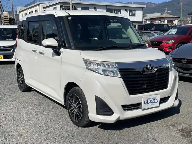 トヨタ ルーミー G S 神奈川県 2017(平29)年 8.9万km パールホワイトⅢ (株)IDOMが運営する【じしゃロン秦野店】の自社ローン専用車両になります。こちらは現金またはオートローンご利用時の価格です。自社ローンご希望の方は別途その旨お申付け下さい/社外SEDナビ/Bluetooth/フルセグTV/CD/DVD/バックカメラ/ETC/両側パワスラ/社外前方ドラレコ/衝突軽減/横スベリ/クルコン/オートライト/LEDヘッドライト/スマートキー×２/プッシュエンジンスタート