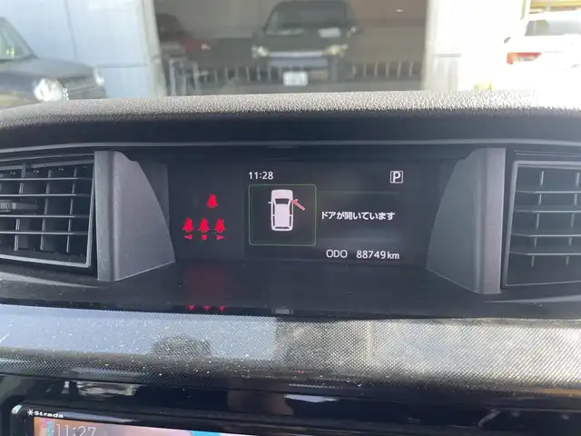 トヨタ ルーミー G S 神奈川県 2017(平29)年 8.9万km パールホワイトⅢ (株)IDOMが運営する【じしゃロン秦野店】の自社ローン専用車両になります。こちらは現金またはオートローンご利用時の価格です。自社ローンご希望の方は別途その旨お申付け下さい/社外SEDナビ/Bluetooth/フルセグTV/CD/DVD/バックカメラ/ETC/両側パワスラ/社外前方ドラレコ/衝突軽減/横スベリ/クルコン/オートライト/LEDヘッドライト/スマートキー×２/プッシュエンジンスタート