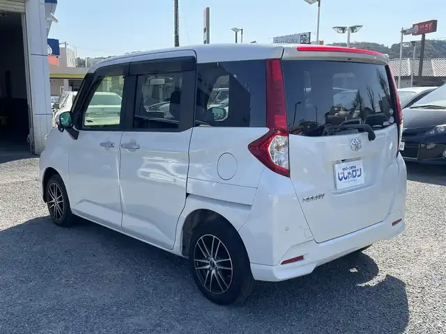 トヨタ ルーミー G S 神奈川県 2017(平29)年 8.9万km パールホワイトⅢ (株)IDOMが運営する【じしゃロン秦野店】の自社ローン専用車両になります。こちらは現金またはオートローンご利用時の価格です。自社ローンご希望の方は別途その旨お申付け下さい/社外SEDナビ/Bluetooth/フルセグTV/CD/DVD/バックカメラ/ETC/両側パワスラ/社外前方ドラレコ/衝突軽減/横スベリ/クルコン/オートライト/LEDヘッドライト/スマートキー×２/プッシュエンジンスタート