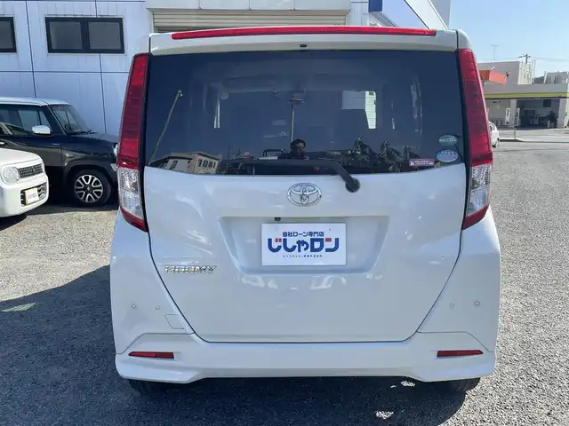 トヨタ ルーミー G S 神奈川県 2017(平29)年 8.9万km パールホワイトⅢ (株)IDOMが運営する【じしゃロン秦野店】の自社ローン専用車両になります。こちらは現金またはオートローンご利用時の価格です。自社ローンご希望の方は別途その旨お申付け下さい/社外SEDナビ/Bluetooth/フルセグTV/CD/DVD/バックカメラ/ETC/両側パワスラ/社外前方ドラレコ/衝突軽減/横スベリ/クルコン/オートライト/LEDヘッドライト/スマートキー×２/プッシュエンジンスタート