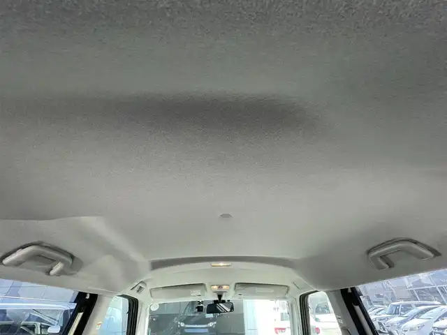 トヨタ ルーミー G S 神奈川県 2017(平29)年 8.9万km パールホワイトⅢ (株)IDOMが運営する【じしゃロン秦野店】の自社ローン専用車両になります。こちらは現金またはオートローンご利用時の価格です。自社ローンご希望の方は別途その旨お申付け下さい/社外SEDナビ/Bluetooth/フルセグTV/CD/DVD/バックカメラ/ETC/両側パワスラ/社外前方ドラレコ/衝突軽減/横スベリ/クルコン/オートライト/LEDヘッドライト/スマートキー×２/プッシュエンジンスタート