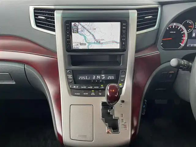 トヨタ ヴェルファイア 2．4Z 高知県 2008(平20)年 3.2万km ホワイトパールクリスタルシャイン 純正ナビ/　CD/DVD/AM/FM/ワンセグTV/バックカメラ/ETC/MTモード付AT/プッシュスタート/スマートキー/片側パワースライドドア/3列目シート/HIDヘッドライト/純正18インチアルミホイール/純正フロアマット/オートライト/ドアバイザー/横滑り防止装置/ABS/盗難防止装置