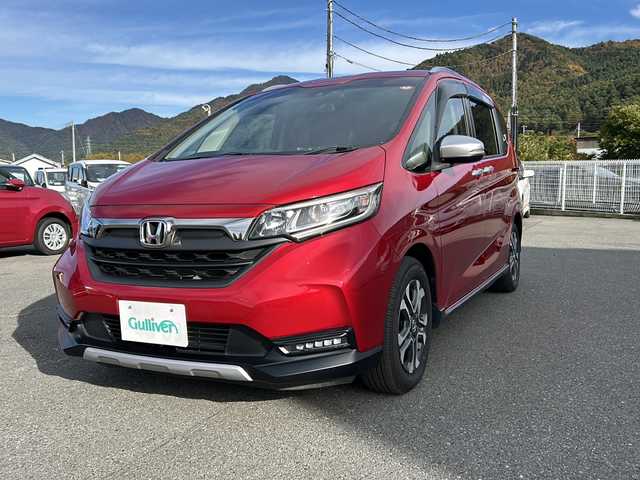 ホンダ フリード クロスター ホンダセンシング 山梨県 2020(令2)年 5.3万km プレミアムクリスタルレッドM 社外ナビ/バックカメラ/BT/USB/CD/フルセグTV/両側パワースライドドア/純正アルミホイール/ETC/３列シート/ウォークスルー/前席シートヒーター/ドライブレコーダー/スマートキー/LEDヘッドライト/アイドリングストップ