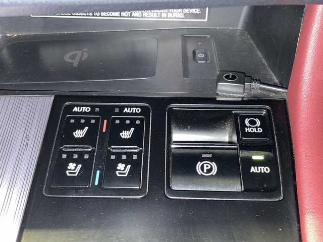 レクサス ＲＸ 300 Fスポーツ 新潟県 2019(平31)年 5.8万km ホワイトノーヴァガラスフレーク ムーンルーフ/パノラミックビューモニター/2列目パワーシート/純正ナビ/ETC/ドライブレコーダー/レーダー探知機/LEDヘッドライト/純正20インチアルミホイール/パワーバックドア/クリアランスソナー/赤革シート/シートヒーター/ベンチレーション/スマートキー/スペアキー/エンジンスターター