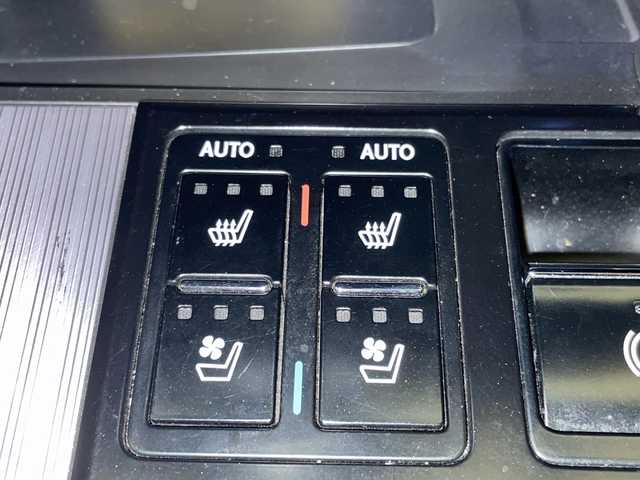 レクサス ＲＸ 300 Fスポーツ 新潟県 2019(平31)年 5.8万km ホワイトノーヴァガラスフレーク ムーンルーフ/パノラミックビューモニター/2列目パワーシート/純正ナビ/ETC/ドライブレコーダー/レーダー探知機/LEDヘッドライト/純正20インチアルミホイール/パワーバックドア/クリアランスソナー/赤革シート/シートヒーター/ベンチレーション/スマートキー/スペアキー/エンジンスターター