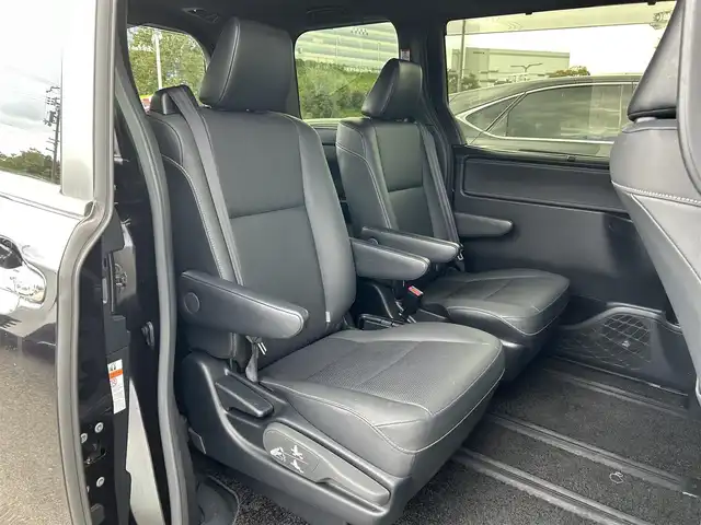 トヨタ エスクァイア ハイブリッド Gi 大阪府 2019(令1)年 4万km スパークリングブラックパールクリスタルシャイン 社外ナビ　carrozzerria/・Bluetooth/フルセグTV/CD/DVD/HDMI/　ラジオ/主要装備/・クルーズコントロール/・パーキングサポートブレーキー/・プリクラッシュセーフティー/・クリアランスソナー/・レーンアシスト/・横滑り防止装置/・先行車発進告知/・トラクションコントロール/・両側パワースライドドア/・合皮シート/・シートヒーター/・LEDヘッドライト/・オートマチックハイビーム/・ドライブレコーダー/・ETC