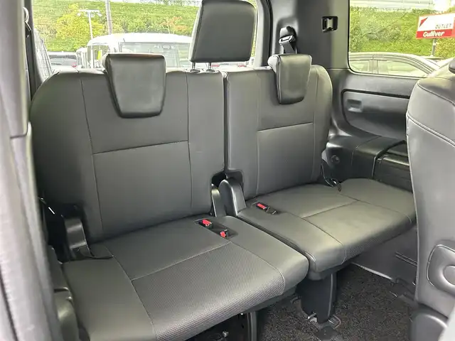 トヨタ エスクァイア ハイブリッド Gi 大阪府 2019(令1)年 4万km スパークリングブラックパールクリスタルシャイン 社外ナビ　carrozzerria/・Bluetooth/フルセグTV/CD/DVD/HDMI/　ラジオ/主要装備/・クルーズコントロール/・パーキングサポートブレーキー/・プリクラッシュセーフティー/・クリアランスソナー/・レーンアシスト/・横滑り防止装置/・先行車発進告知/・トラクションコントロール/・両側パワースライドドア/・合皮シート/・シートヒーター/・LEDヘッドライト/・オートマチックハイビーム/・ドライブレコーダー/・ETC