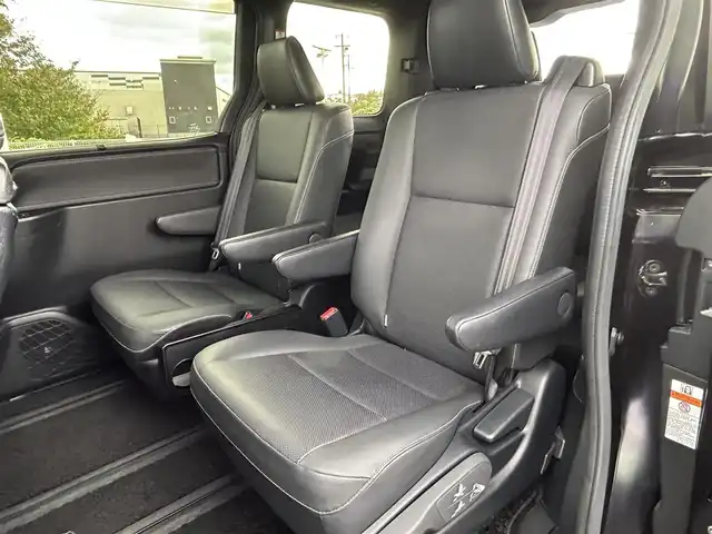 トヨタ エスクァイア ハイブリッド Gi 大阪府 2019(令1)年 4万km スパークリングブラックパールクリスタルシャイン 社外ナビ　carrozzerria/・Bluetooth/フルセグTV/CD/DVD/HDMI/　ラジオ/主要装備/・クルーズコントロール/・パーキングサポートブレーキー/・プリクラッシュセーフティー/・クリアランスソナー/・レーンアシスト/・横滑り防止装置/・先行車発進告知/・トラクションコントロール/・両側パワースライドドア/・合皮シート/・シートヒーター/・LEDヘッドライト/・オートマチックハイビーム/・ドライブレコーダー/・ETC