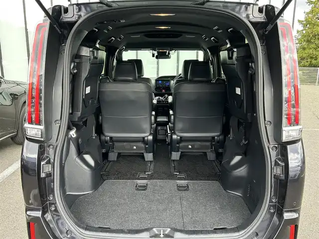 トヨタ エスクァイア ハイブリッド Gi 大阪府 2019(令1)年 4万km スパークリングブラックパールクリスタルシャイン 社外ナビ　carrozzerria/・Bluetooth/フルセグTV/CD/DVD/HDMI/　ラジオ/主要装備/・クルーズコントロール/・パーキングサポートブレーキー/・プリクラッシュセーフティー/・クリアランスソナー/・レーンアシスト/・横滑り防止装置/・先行車発進告知/・トラクションコントロール/・両側パワースライドドア/・合皮シート/・シートヒーター/・LEDヘッドライト/・オートマチックハイビーム/・ドライブレコーダー/・ETC