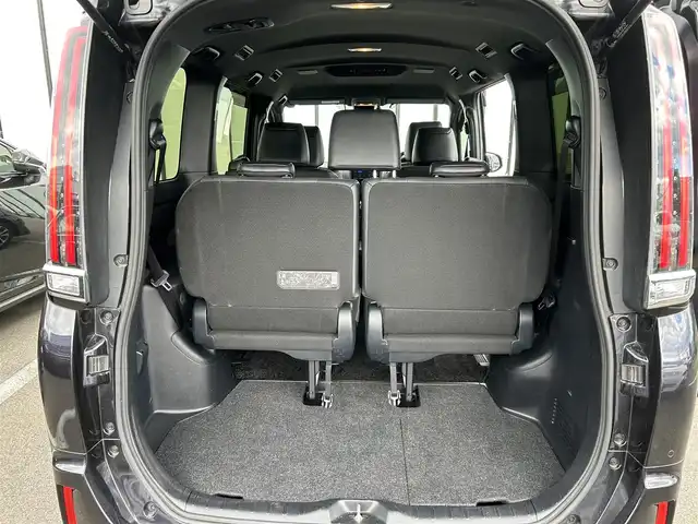 トヨタ エスクァイア ハイブリッド Gi 大阪府 2019(令1)年 4万km スパークリングブラックパールクリスタルシャイン 社外ナビ　carrozzerria/・Bluetooth/フルセグTV/CD/DVD/HDMI/　ラジオ/主要装備/・クルーズコントロール/・パーキングサポートブレーキー/・プリクラッシュセーフティー/・クリアランスソナー/・レーンアシスト/・横滑り防止装置/・先行車発進告知/・トラクションコントロール/・両側パワースライドドア/・合皮シート/・シートヒーター/・LEDヘッドライト/・オートマチックハイビーム/・ドライブレコーダー/・ETC