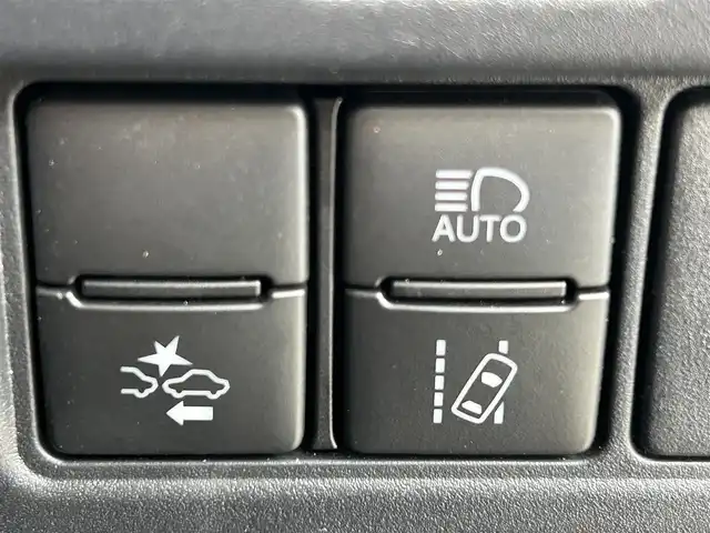 トヨタ エスクァイア ハイブリッド Gi 大阪府 2019(令1)年 4万km スパークリングブラックパールクリスタルシャイン 社外ナビ　carrozzerria/・Bluetooth/フルセグTV/CD/DVD/HDMI/　ラジオ/主要装備/・クルーズコントロール/・パーキングサポートブレーキー/・プリクラッシュセーフティー/・クリアランスソナー/・レーンアシスト/・横滑り防止装置/・先行車発進告知/・トラクションコントロール/・両側パワースライドドア/・合皮シート/・シートヒーター/・LEDヘッドライト/・オートマチックハイビーム/・ドライブレコーダー/・ETC