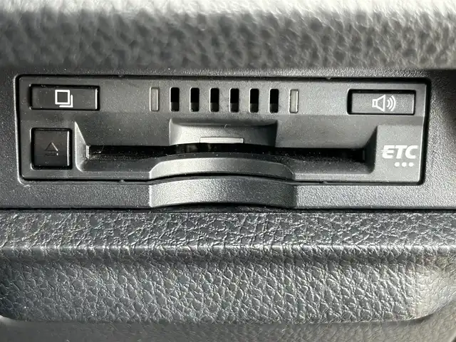 トヨタ エスクァイア ハイブリッド Gi 大阪府 2019(令1)年 4万km スパークリングブラックパールクリスタルシャイン 社外ナビ　carrozzerria/・Bluetooth/フルセグTV/CD/DVD/HDMI/　ラジオ/主要装備/・クルーズコントロール/・パーキングサポートブレーキー/・プリクラッシュセーフティー/・クリアランスソナー/・レーンアシスト/・横滑り防止装置/・先行車発進告知/・トラクションコントロール/・両側パワースライドドア/・合皮シート/・シートヒーター/・LEDヘッドライト/・オートマチックハイビーム/・ドライブレコーダー/・ETC