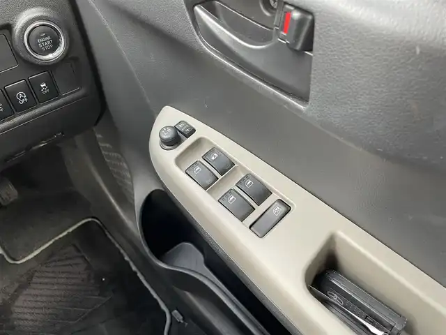 トヨタ パッソ モーダ　S 島根県 2017(平29)年 6.1万km ダークエメラルドマイカ 登録時走行距離　60451km/純正SDナビ/ワンセグテレビ/バックカメラ/衝突軽減ブレーキ/レーンキープアシススト/プッシュスタート/スマートキー(スペアスマートキー×1)/LEDヘッドライト/フォグランプ/ドライブレコーダー/ETC