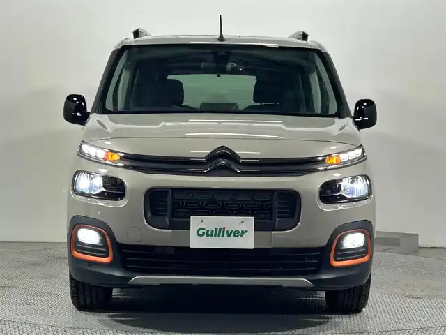 シトロエン シトロエン ベルランゴ シャイン ブルーHDi XTRパック 大阪府 2023(令5)年 1.1万km サーブル 衝突軽減 Bカメラ ETC サンルーフ レーダークルーズコントロール　コーナーセンサー　バックカメラ　レーンアシスト　ＬＥＤヘッドライト　プッシュスタート　スマートキー　ブラインドスポットモニター　オートライト　オートエアコン　電動ミラー 純正17インチアルミホイール ドライブレコーダー（社外前後）