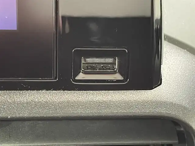 シトロエン シトロエン ベルランゴ シャイン ブルーHDi XTRパック 大阪府 2023(令5)年 1.1万km サーブル 衝突軽減 Bカメラ ETC サンルーフ レーダークルーズコントロール　コーナーセンサー　バックカメラ　レーンアシスト　ＬＥＤヘッドライト　プッシュスタート　スマートキー　ブラインドスポットモニター　オートライト　オートエアコン　電動ミラー 純正17インチアルミホイール ドライブレコーダー（社外前後）