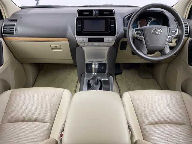 トヨタ ランドクルーザー プラド TX Lパッケージ マットブラED 新潟県 2023(令5)年 2.1万km ブラック プリクラッシュセーフティ/レーダークルーズコントロール/レーンディパーチャーアラート/パーキングサポートブレーキ/ロードサインアシスト/サンルーフ/ベージュ革シート/エアシート/シートヒーター/パワーシート/オートライト/オートハイビーム/LEDヘッドライト/ビルトインETC/純正ナビ/バックカメラ/プッシュスタート/オートドアミラー/ウィンカーミラー/ステアリングスイッチ