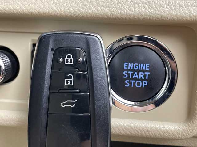 トヨタ ランドクルーザー プラド TX Lパッケージ マットブラED 新潟県 2023(令5)年 2.1万km ブラック プリクラッシュセーフティ/レーダークルーズコントロール/レーンディパーチャーアラート/パーキングサポートブレーキ/ロードサインアシスト/サンルーフ/ベージュ革シート/エアシート/シートヒーター/パワーシート/オートライト/オートハイビーム/LEDヘッドライト/ビルトインETC/純正ナビ/バックカメラ/プッシュスタート/オートドアミラー/ウィンカーミラー/ステアリングスイッチ