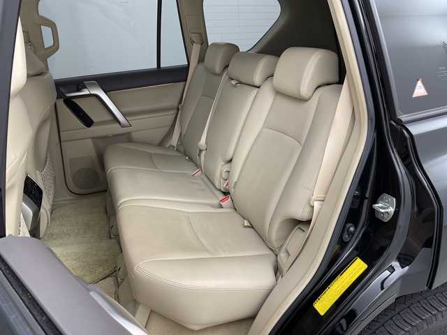 トヨタ ランドクルーザー プラド TX Lパッケージ マットブラED 新潟県 2023(令5)年 2.1万km ブラック プリクラッシュセーフティ/レーダークルーズコントロール/レーンディパーチャーアラート/パーキングサポートブレーキ/ロードサインアシスト/サンルーフ/ベージュ革シート/エアシート/シートヒーター/パワーシート/オートライト/オートハイビーム/LEDヘッドライト/ビルトインETC/純正ナビ/バックカメラ/プッシュスタート/オートドアミラー/ウィンカーミラー/ステアリングスイッチ