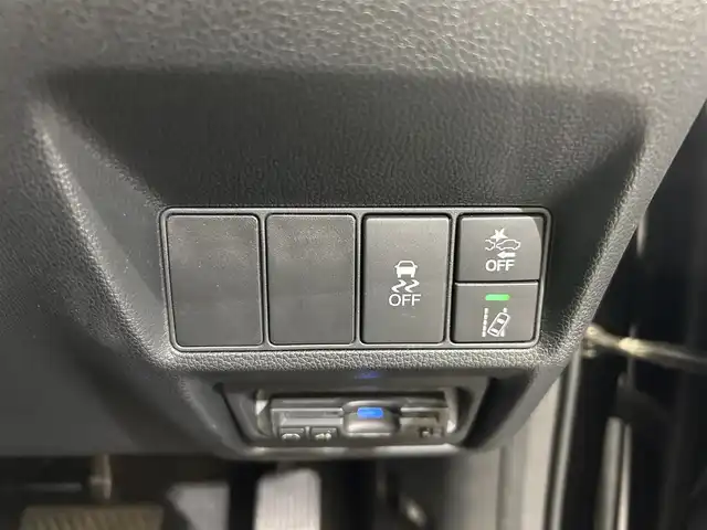 ホンダ ステップワゴン スパーダ 愛媛県 2015(平27)年 5.7万km プレミアムスパークルブラックパール ナビ【AVN-Z04i】/レーダークルーズコントロール/両側パワースライドドア/純正１６インチアルミホイール/純正フロアマット/衝突被害軽減システム/レーンキープアシスト/横滑り防止装置/盗難防止装置/バックカメラ/ETC/プッシュスタート/スマートキー