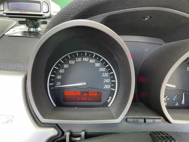 ＢＭＷ Ｚ４ 2．2i 埼玉県 2004(平16)年 1万km シルバー ワンオーナー/AIS検査済み/禁煙車/登録時走行9628キロ/オプション電動オープン/DSC/・ダイナミック/スタビリティ/コントロール/純正16インチアルミホイール/サイドエアバッグ/フロアマット/キーレス/スペアキー/新車保証書/取扱説明書
