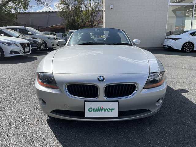 ＢＭＷ Ｚ４ 2．2i 埼玉県 2004(平16)年 1万km シルバー ワンオーナー/AIS検査済み/禁煙車/登録時走行9628キロ/オプション電動オープン/DSC/・ダイナミック/スタビリティ/コントロール/純正16インチアルミホイール/サイドエアバッグ/フロアマット/キーレス/スペアキー/新車保証書/取扱説明書