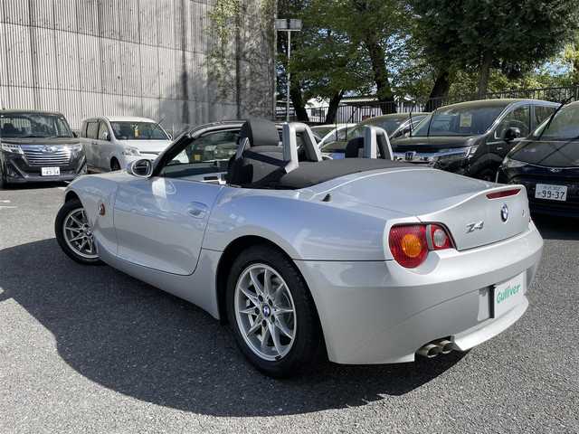 ＢＭＷ Ｚ４ 2．2i 埼玉県 2004(平16)年 1万km シルバー ワンオーナー/AIS検査済み/禁煙車/登録時走行9628キロ/オプション電動オープン/DSC/・ダイナミック/スタビリティ/コントロール/純正16インチアルミホイール/サイドエアバッグ/フロアマット/キーレス/スペアキー/新車保証書/取扱説明書