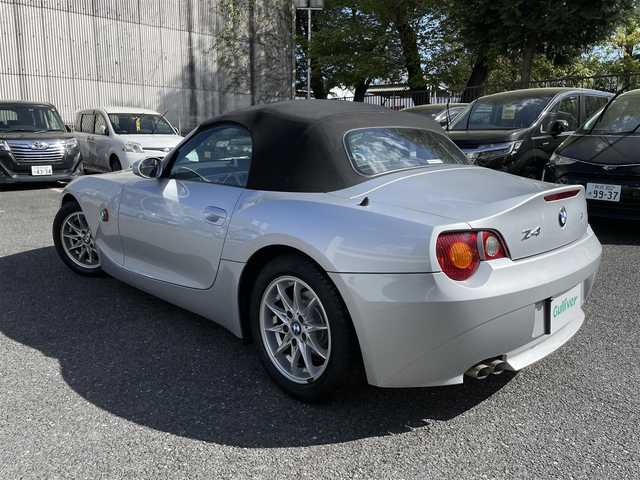 ＢＭＷ Ｚ４ 2．2i 埼玉県 2004(平16)年 1万km シルバー ワンオーナー/AIS検査済み/禁煙車/登録時走行9628キロ/オプション電動オープン/DSC/・ダイナミック/スタビリティ/コントロール/純正16インチアルミホイール/サイドエアバッグ/フロアマット/キーレス/スペアキー/新車保証書/取扱説明書