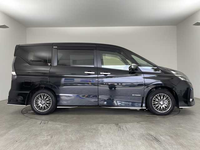 日産 セレナ e-パワー オーテック セーフティPKG 兵庫県 2020(令2)年 4.8万km ダイヤモンドブラック ・純正10型ナビ＆フルセグ＆BT＆DVD＆ブルーレイ/・純正フリップダウンモニター/・アラウンドビューモニター/・プロパイロット/・両側パワースライドドア/・左側ハンズフリードア/・エマージェンシーブレーキ/・レーダークルーズコントロール/・レーンキープアシスト/・ブラインドスポットモニター/・パーキングアシスト/・前席シートヒーター/・合皮シート/・ステアリングヒーター/・純正16インチアルミホイール/・前方ドライブレコーダー/・純正フロアマット/・LEDヘッドライト/・フォグ/・オートライト/・前後コーナーセンサー