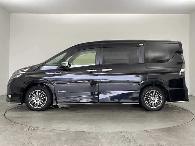 日産 セレナ e-パワー オーテック セーフティPKG 兵庫県 2020(令2)年 4.8万km ダイヤモンドブラック ・純正10型ナビ＆フルセグ＆BT＆DVD＆ブルーレイ/・純正フリップダウンモニター/・アラウンドビューモニター/・プロパイロット/・両側パワースライドドア/・左側ハンズフリードア/・エマージェンシーブレーキ/・レーダークルーズコントロール/・レーンキープアシスト/・ブラインドスポットモニター/・パーキングアシスト/・前席シートヒーター/・合皮シート/・ステアリングヒーター/・純正16インチアルミホイール/・前方ドライブレコーダー/・純正フロアマット/・LEDヘッドライト/・フォグ/・オートライト/・前後コーナーセンサー