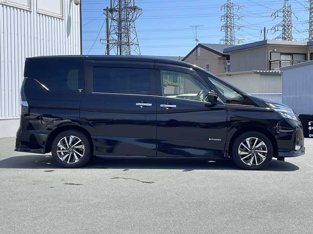 日産 セレナ e－パワー ハイウェイスター V 三重県 2020(令2)年 5万km ダイヤモンドブラック プッシュスタート/電動格納ミラー/両側パワースライドドア/オートライト/クルーズコントロール/ビルトインETC/ステアリングスイッチ/革巻きステアリング/VIEWモニター/横滑り防止/側方支援/後側方支援/エマージェンシーブレーキ/道路標識表示/速度標識表示/駐車支援/ふらつき警報/前方ドライブレコーダー/全周囲モニター/純正10型ナビ(AM/FM/CD/DVD/TV/BT)/ブラインドスポットモニター/コーナーセンサー/純正後席モニター/リアサンシェード/スペアキー/純正フロアマット/ウォークスルー/LEDヘッドライト/取扱説明書/ナビ取扱説明書/禁煙車