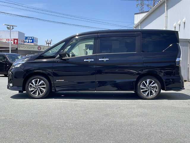 日産 セレナ e－パワー ハイウェイスター V 三重県 2020(令2)年 5万km ダイヤモンドブラック プッシュスタート/電動格納ミラー/両側パワースライドドア/オートライト/クルーズコントロール/ビルトインETC/ステアリングスイッチ/革巻きステアリング/VIEWモニター/横滑り防止/側方支援/後側方支援/エマージェンシーブレーキ/道路標識表示/速度標識表示/駐車支援/ふらつき警報/前方ドライブレコーダー/全周囲モニター/純正10型ナビ(AM/FM/CD/DVD/TV/BT)/ブラインドスポットモニター/コーナーセンサー/純正後席モニター/リアサンシェード/スペアキー/純正フロアマット/ウォークスルー/LEDヘッドライト/取扱説明書/ナビ取扱説明書/禁煙車